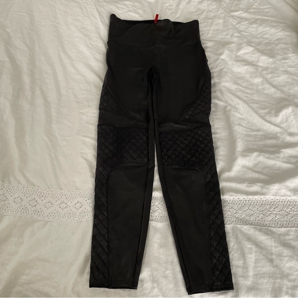 Spanx LARGE Quilted Faux Leather Spanx Leggings Black
